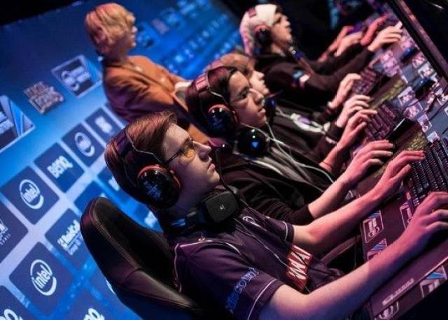 使得他们在 使得他们在