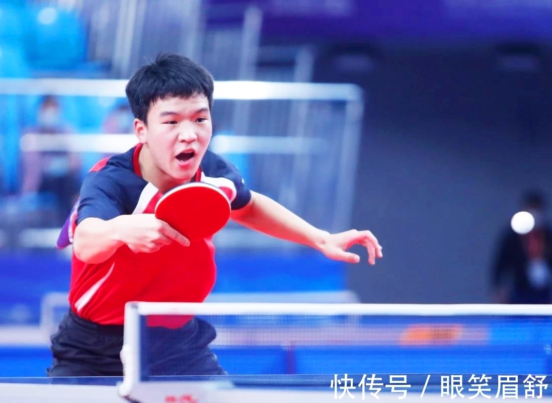 凭借他的坚 凭借他的坚